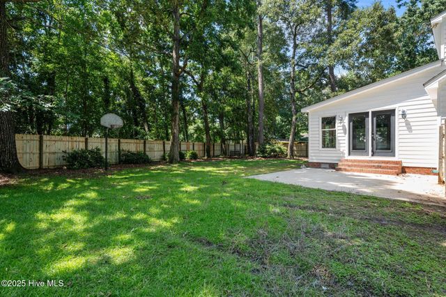 307 Baytree Drive, Greenville, NC 27858