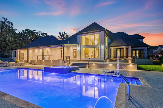 16920 Valley Falls Drive, Little Rock, AR 72223