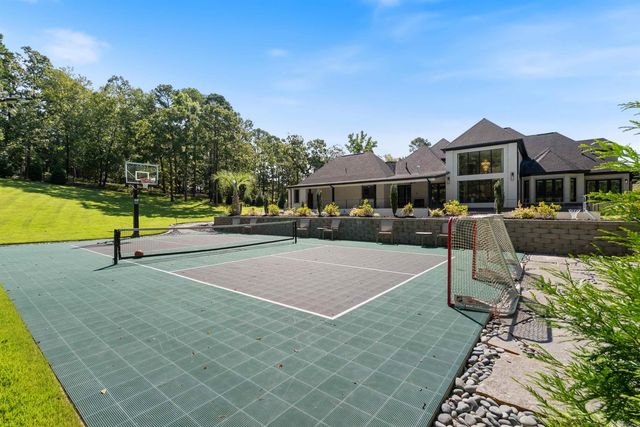 16920 Valley Falls Drive, Little Rock, AR 72223