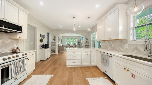 2546 LOMA LINDA STREET, Sarasota, FL 34239