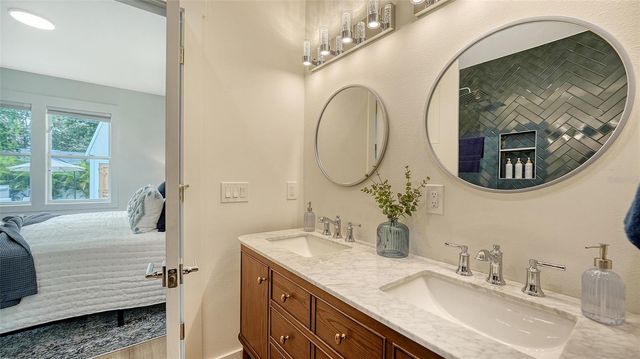 2546 LOMA LINDA STREET, Sarasota, FL 34239