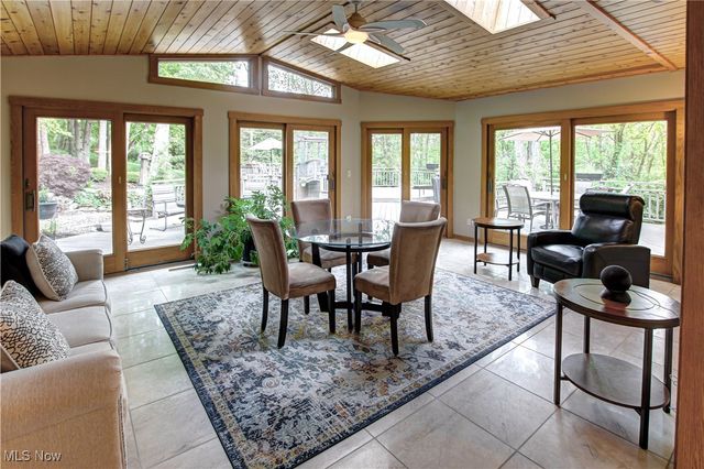 77 Carr Road, Hinckley, OH 44233