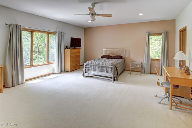 77 Carr Road, Hinckley, OH 44233