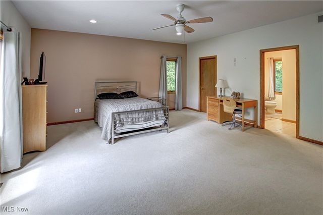 77 Carr Road, Hinckley, OH 44233