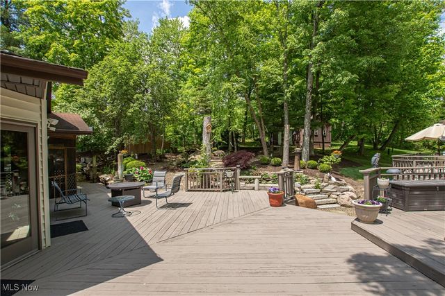 77 Carr Road, Hinckley, OH 44233