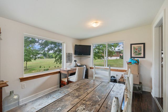 3135 Vanleer Hwy, Charlotte, TN 37036