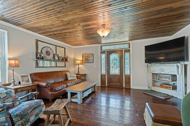 3135 Vanleer Hwy, Charlotte, TN 37036