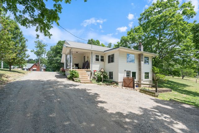 3135 Vanleer Hwy, Charlotte, TN 37036