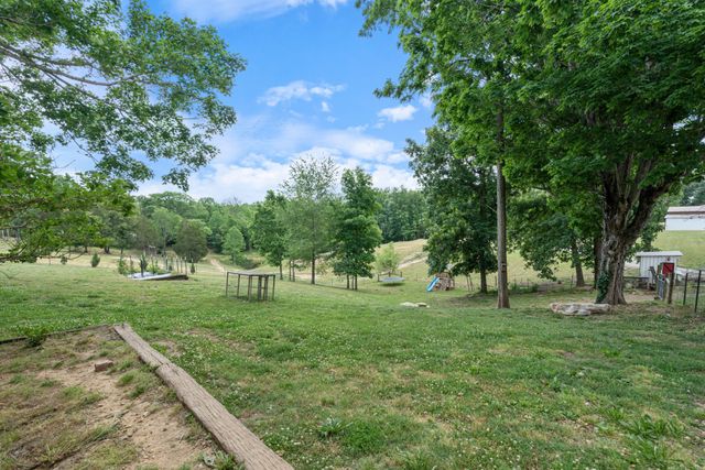 3135 Vanleer Hwy, Charlotte, TN 37036