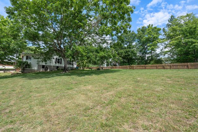 3135 Vanleer Hwy, Charlotte, TN 37036