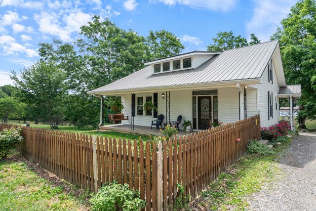 3135 Vanleer Hwy, Charlotte, TN 37036