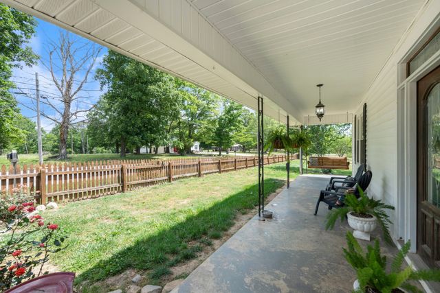 3135 Vanleer Hwy, Charlotte, TN 37036