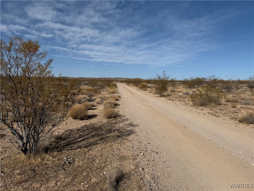 3 Lots W Gateway Acres Road, Dolan Springs, AZ 86441