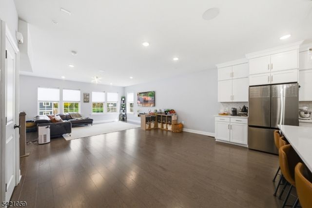 12 Marigold Ct, Warren Twp., NJ 07059