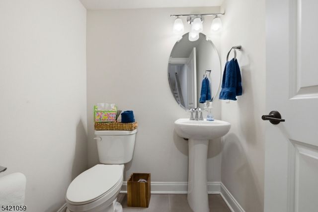 12 Marigold Ct, Warren Twp., NJ 07059