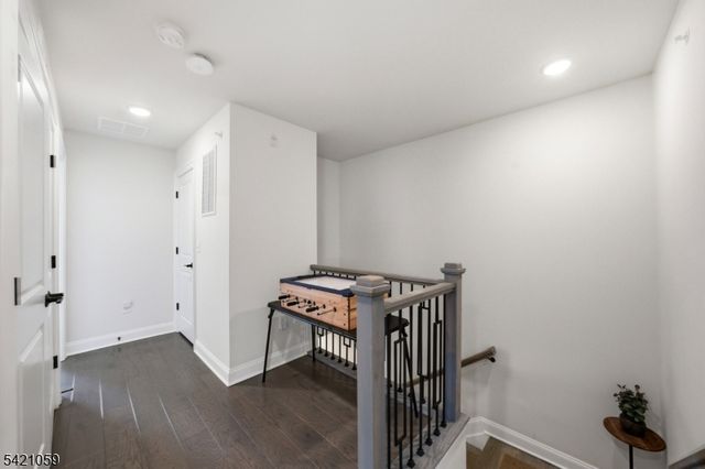 12 Marigold Ct, Warren Twp., NJ 07059