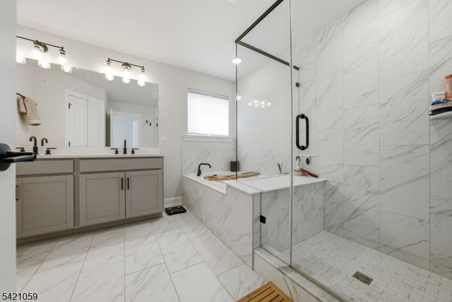 12 Marigold Ct, Warren Twp., NJ 07059