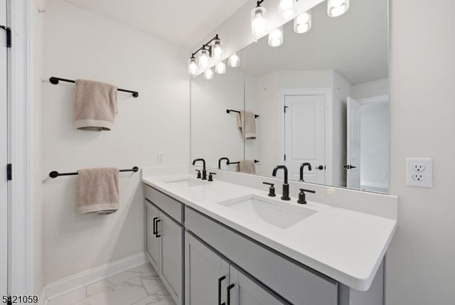 12 Marigold Ct, Warren Twp., NJ 07059