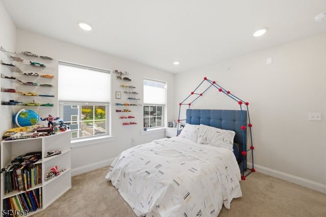 12 Marigold Ct, Warren Twp., NJ 07059