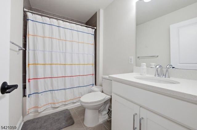 12 Marigold Ct, Warren Twp., NJ 07059