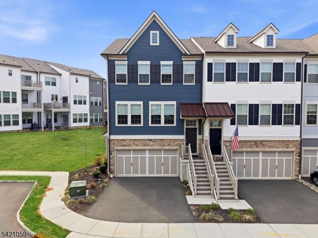 12 Marigold Ct, Warren Twp., NJ 07059