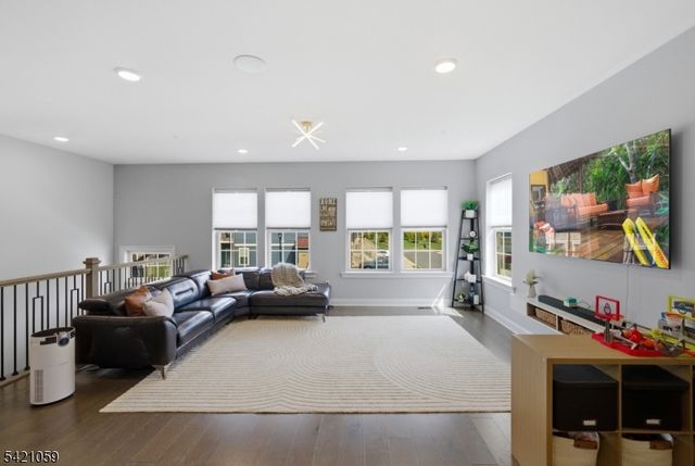 12 Marigold Ct, Warren Twp., NJ 07059