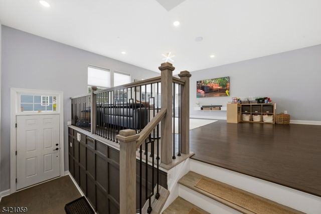 12 Marigold Ct, Warren Twp., NJ 07059