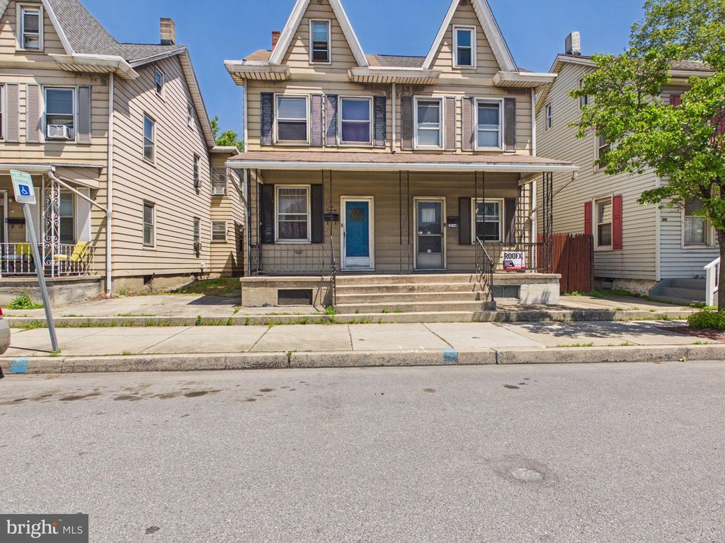 673 S FRONT ST, Steelton, PA 17113