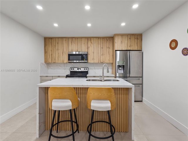10017 SW 23rd Terrace, Miami, FL 33165