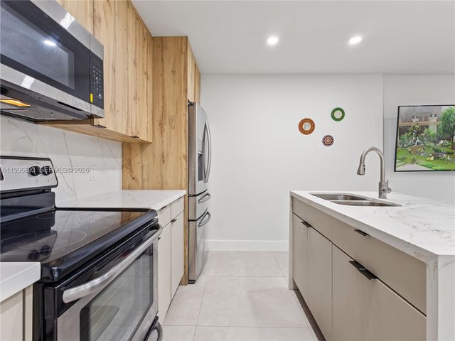 10017 SW 23rd Terrace, Miami, FL 33165