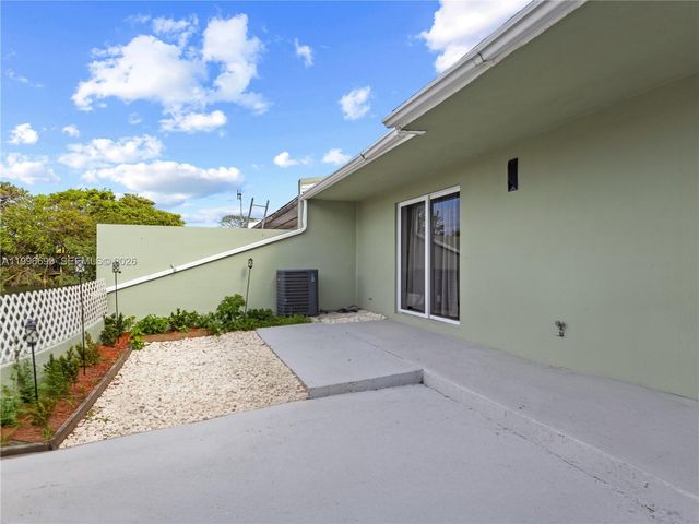 10017 SW 23rd Terrace, Miami, FL 33165