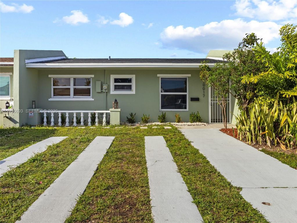 10017 SW 23rd Terrace, Miami, FL 33165