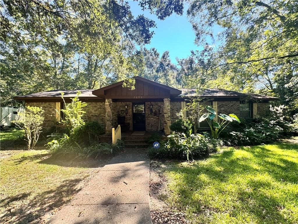 7695 Bowers Lane, Theodore, AL 36582