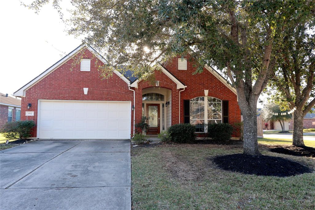 1902 Lantana Spring Lane, Pearland, TX 77581