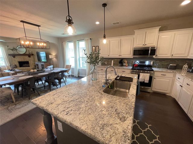 1904 Cardinal Way, Argyle, TX 76226