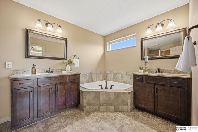 6418 N 163rd Street, Bennington, NE 68116