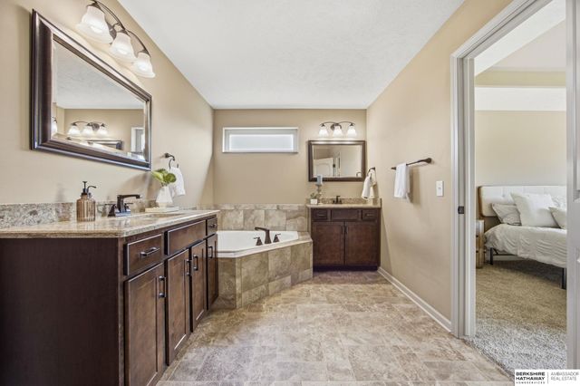 6418 N 163rd Street, Bennington, NE 68116
