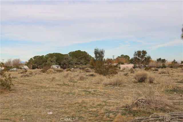 2 AC E Avenue S2, Sun Village, CA 93543