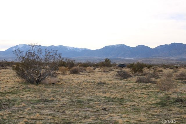 2 AC E Avenue S2, Sun Village, CA 93543