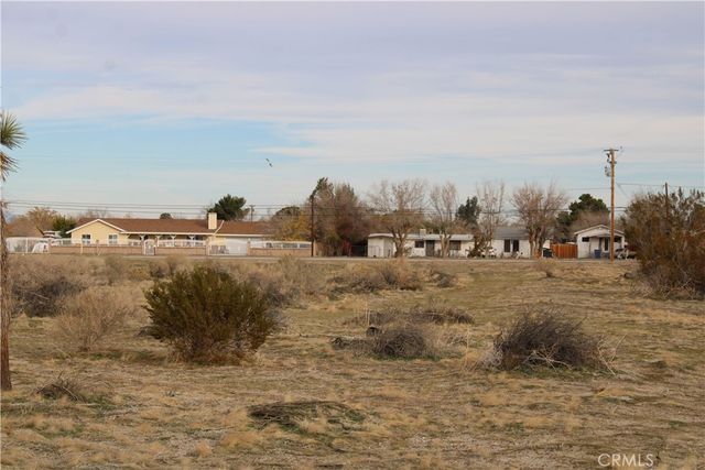 2 AC E Avenue S2, Sun Village, CA 93543