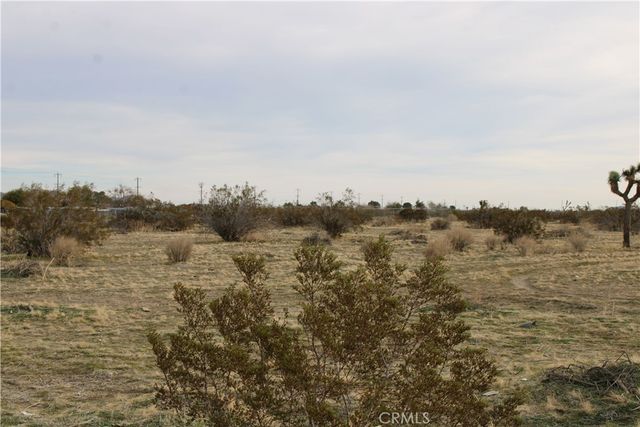 2 AC E Avenue S2, Sun Village, CA 93543