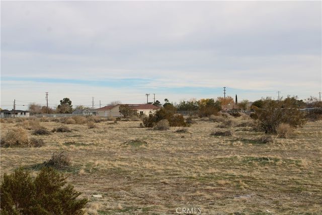 2 AC E Avenue S2, Sun Village, CA 93543