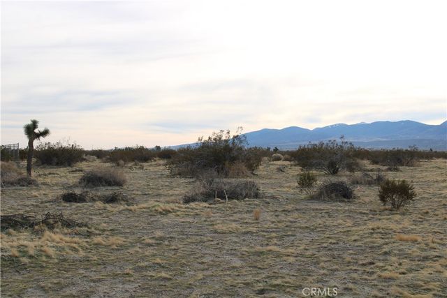 2 AC E Avenue S2, Sun Village, CA 93543
