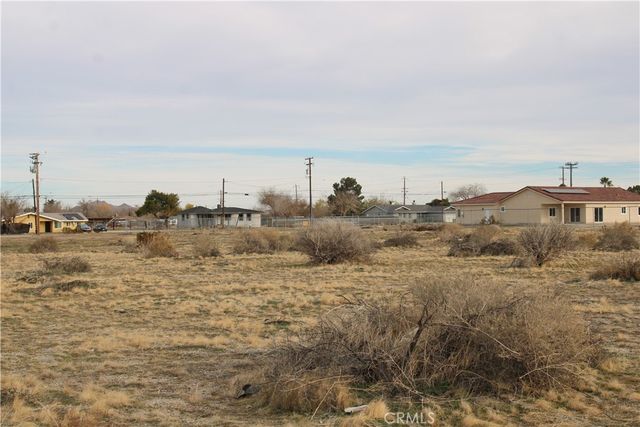 2 AC E Avenue S2, Sun Village, CA 93543