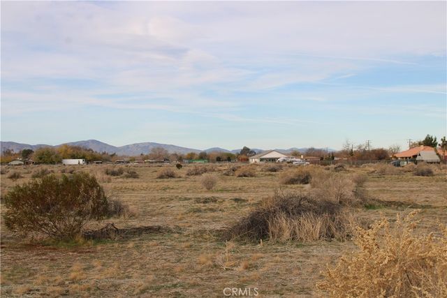 2 AC E Avenue S2, Sun Village, CA 93543