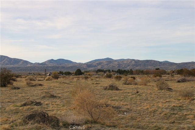 2 AC E Avenue S2, Sun Village, CA 93543