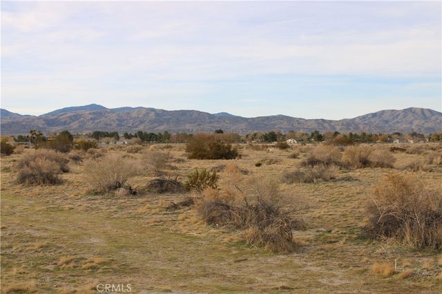 2 AC E Avenue S2, Sun Village, CA 93543