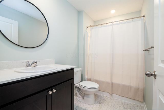 11 Sawmill Drive, Ashville, OH 43103