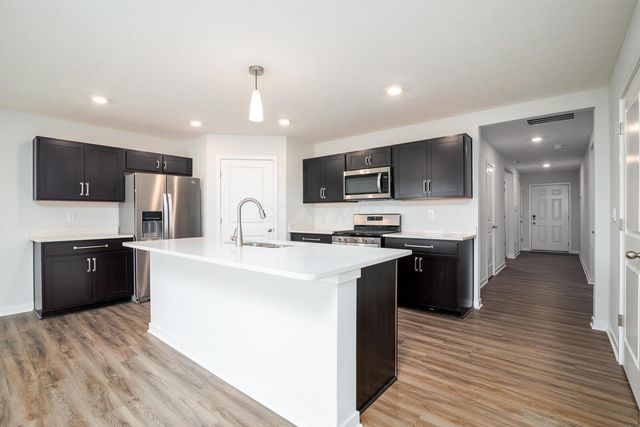 11 Sawmill Drive, Ashville, OH 43103