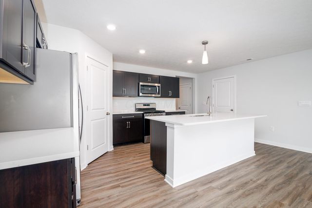 11 Sawmill Drive, Ashville, OH 43103